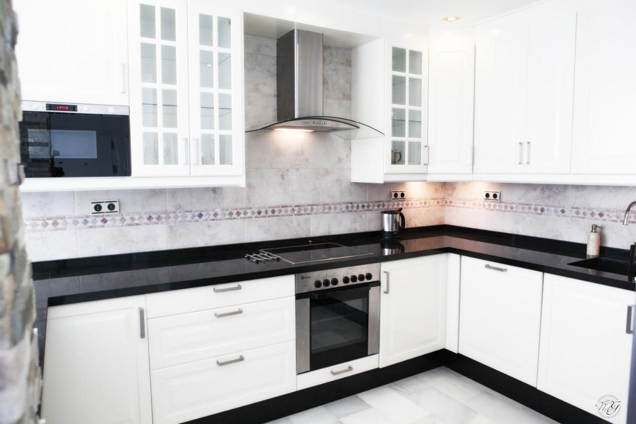 Luxury Puerto Banus Penthouse With Parking & Wi-Fi Leilighet Marbella Eksteriør bilde