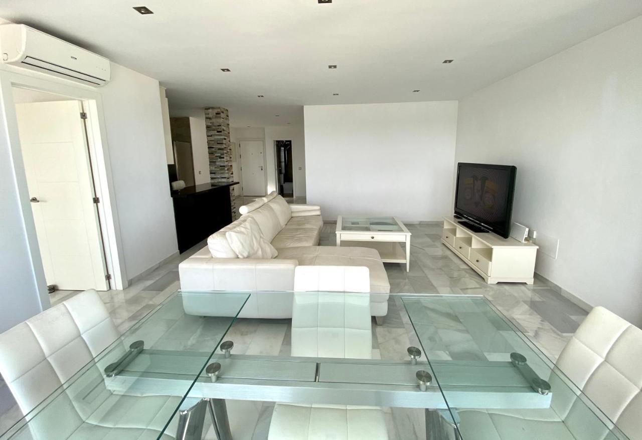 Luxury Puerto Banus Penthouse With Parking & Wi-Fi Leilighet Marbella Eksteriør bilde