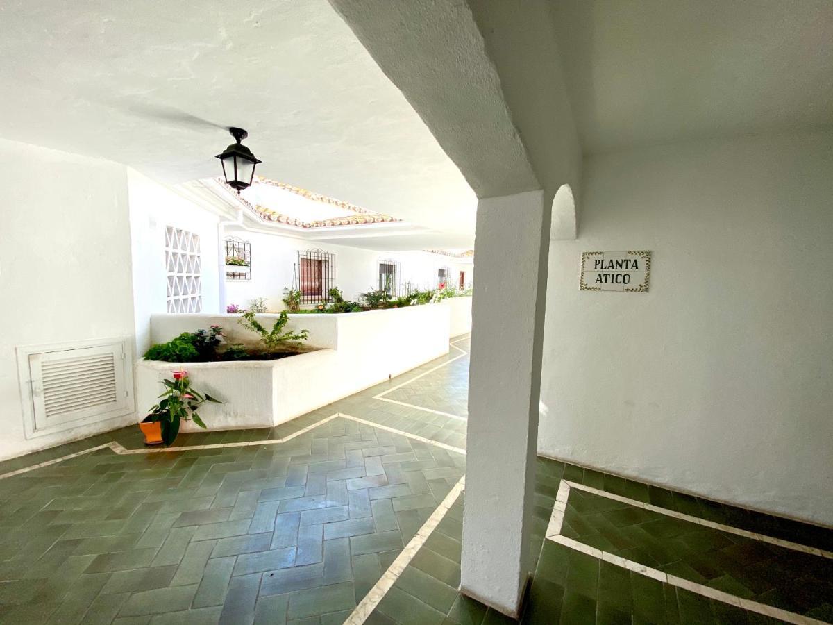 Luxury Puerto Banus Penthouse With Parking & Wi-Fi Leilighet Marbella Eksteriør bilde