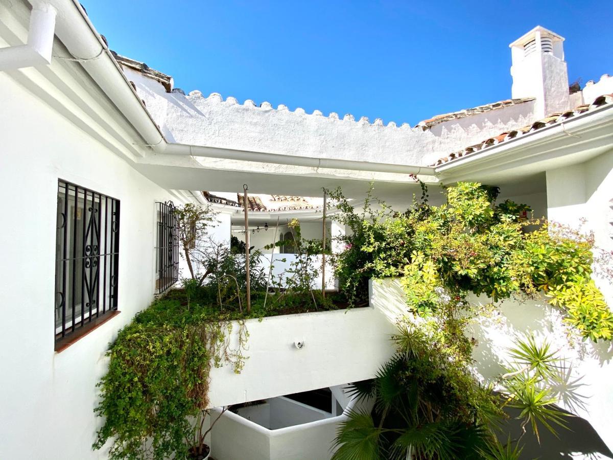 Luxury Puerto Banus Penthouse With Parking & Wi-Fi Leilighet Marbella Eksteriør bilde