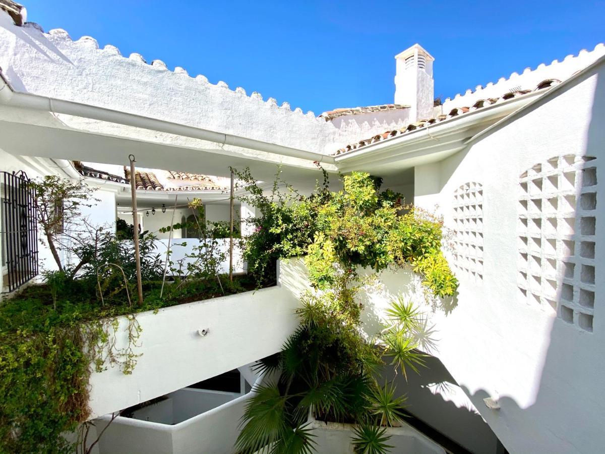 Luxury Puerto Banus Penthouse With Parking & Wi-Fi Leilighet Marbella Eksteriør bilde