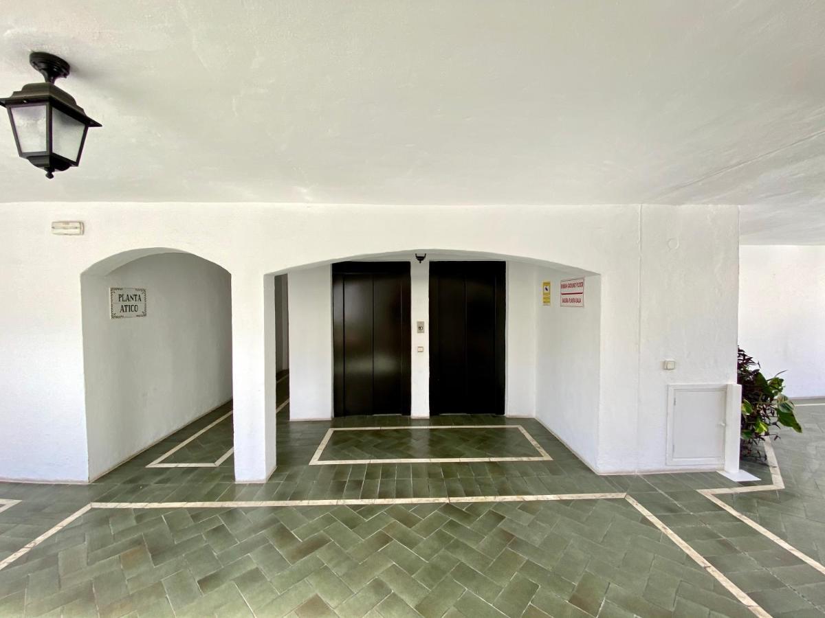 Luxury Puerto Banus Penthouse With Parking & Wi-Fi Leilighet Marbella Eksteriør bilde
