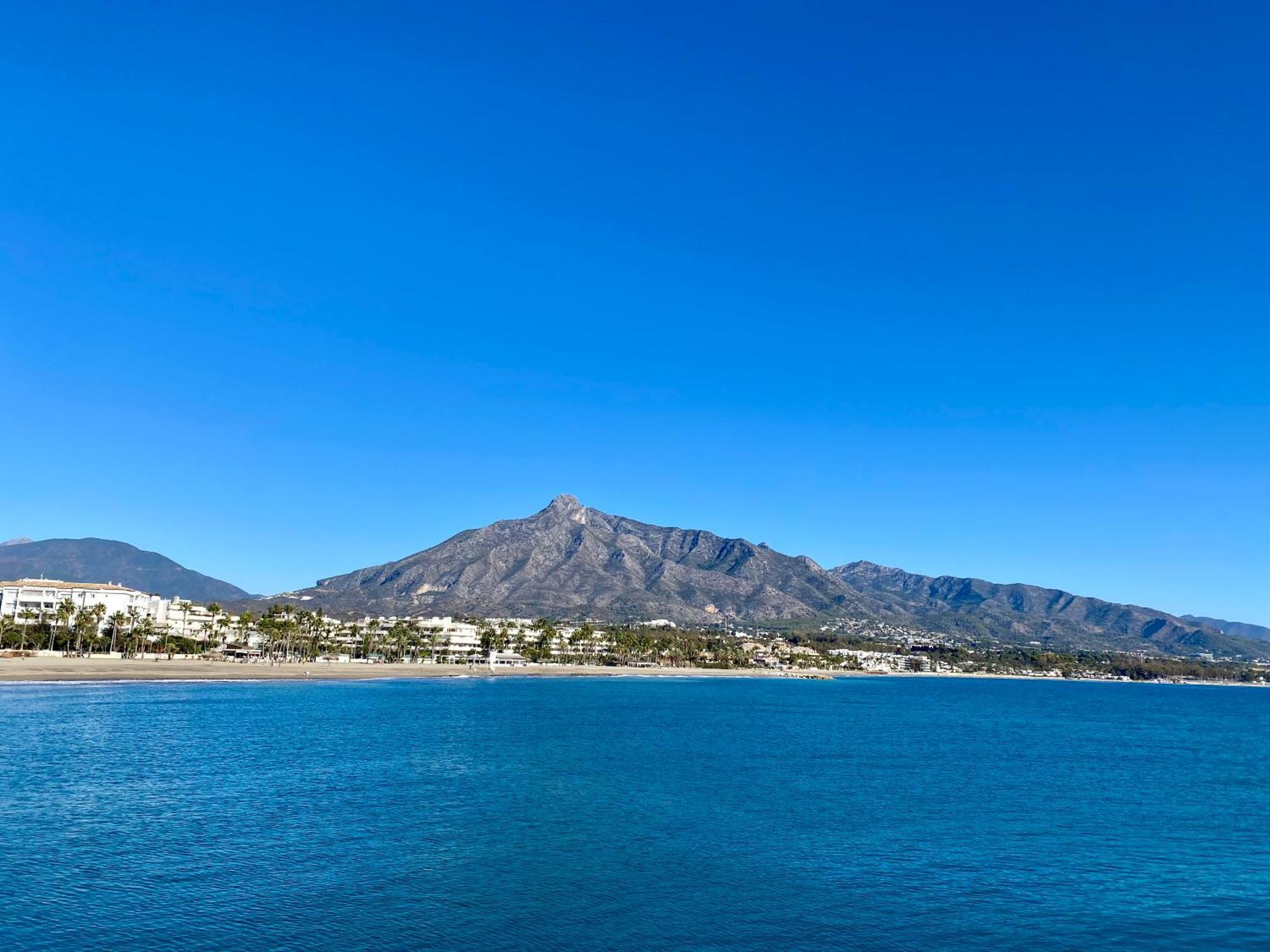 Luxury Puerto Banus Penthouse With Parking & Wi-Fi Leilighet Marbella Eksteriør bilde