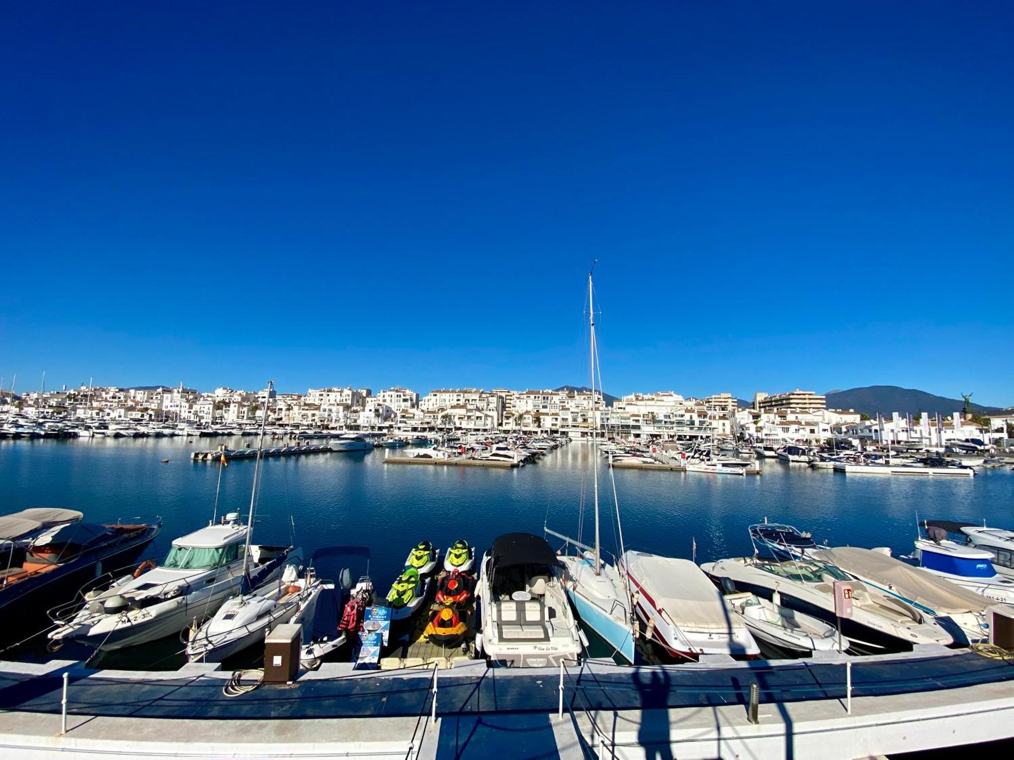 Luxury Puerto Banus Penthouse With Parking & Wi-Fi Leilighet Marbella Eksteriør bilde
