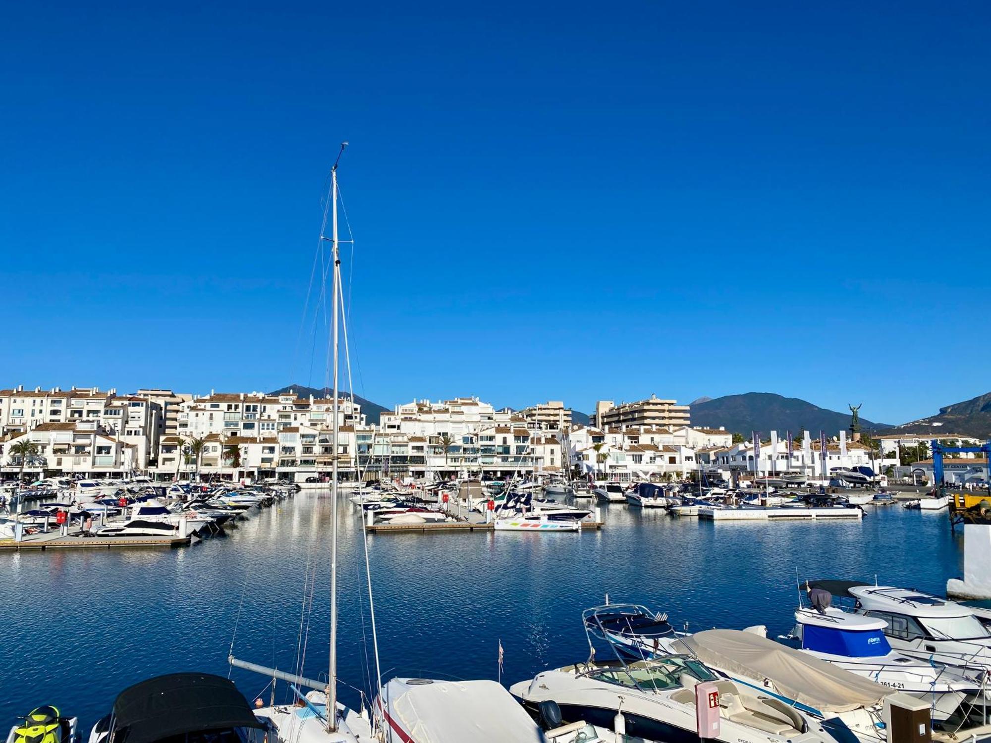 Luxury Puerto Banus Penthouse With Parking & Wi-Fi Leilighet Marbella Eksteriør bilde