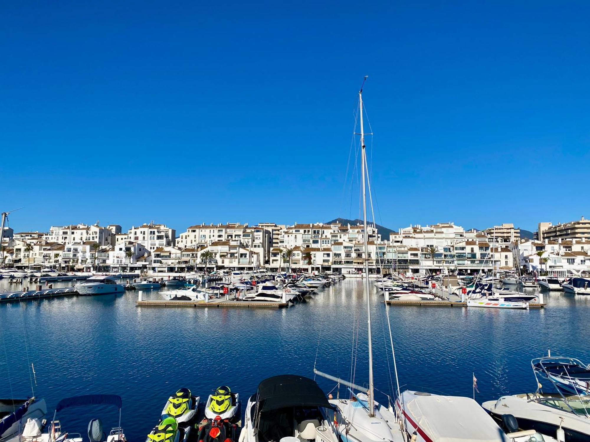 Luxury Puerto Banus Penthouse With Parking & Wi-Fi Leilighet Marbella Eksteriør bilde